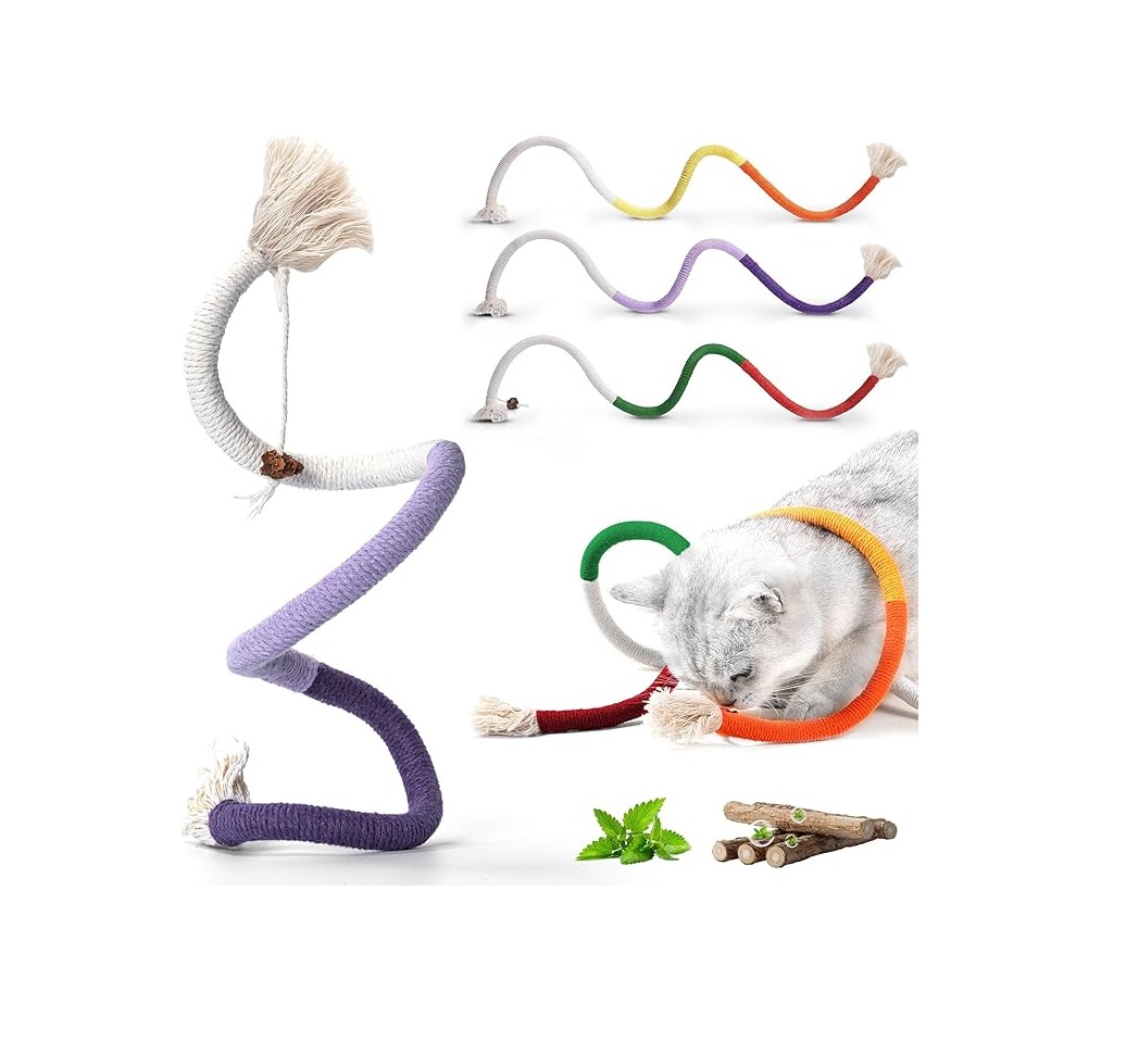 Este juguete masticable para gatos de interior está hecho de cuerda de algodón enrollada a mano. El palo masticable viene con ingredientes hechos de hierba gatera. La hierba gatera puede promover el peristaltismo intestinal, mejorar la digestión y mantener sana a su mascota.