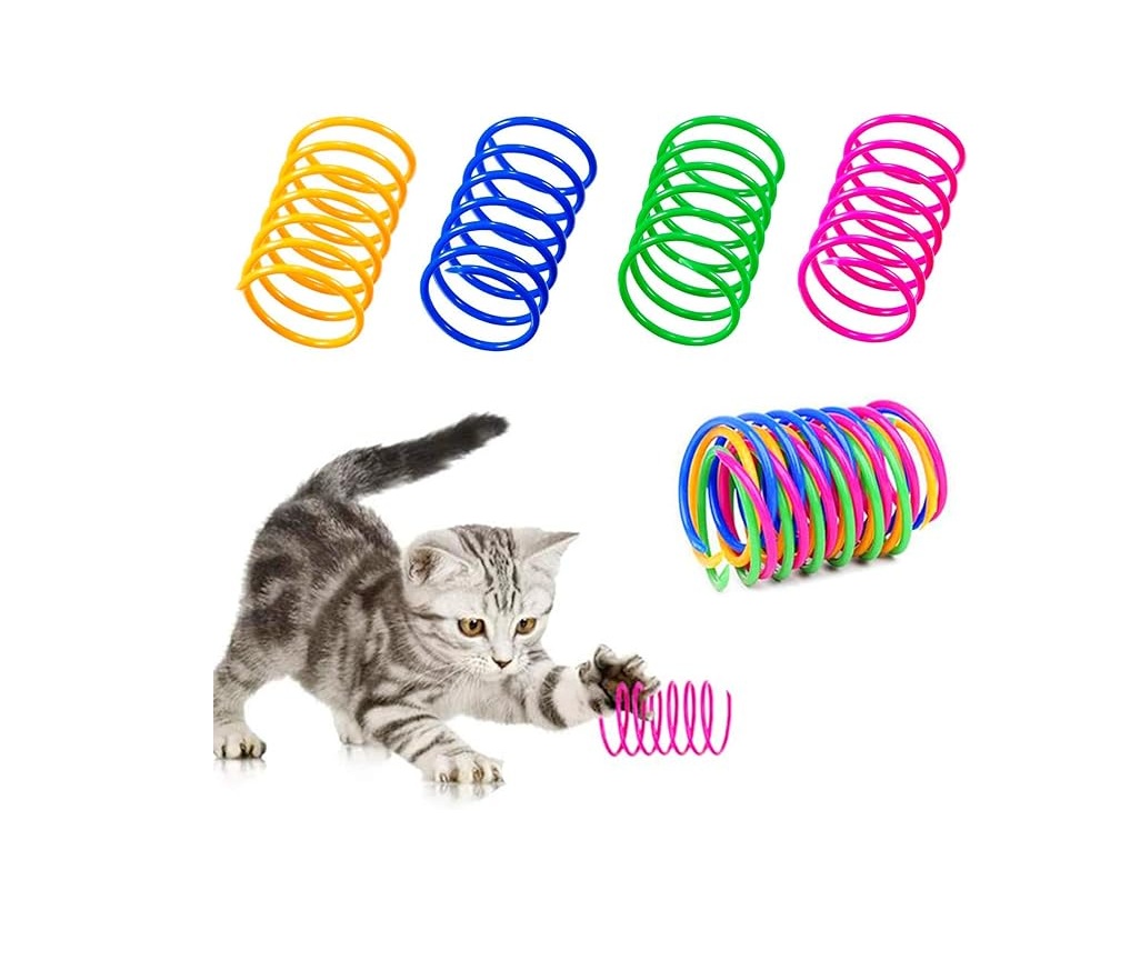 El juego de juguetes para gatos contiene 20 almohadillas de plumas para gatos en 4 colores. Hay amarillo, verde, azul y rojo. Los coloridos juguetes de primavera para gatos pueden aliviar eficazmente el estado de ánimo del gato y mejorar la atracción del juguete, mucho entretenimiento para su mascota.